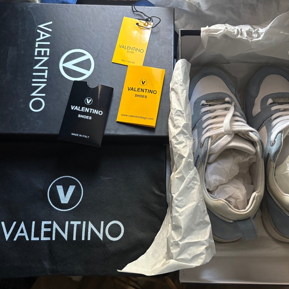 Women’s sneakers